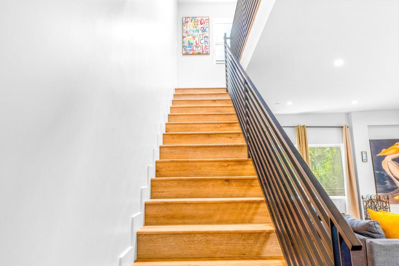 Stylish Sherman Oaks Townhouse 3Bed + 3.5Bath All Master Suites ロサンゼルス エクステリア 写真