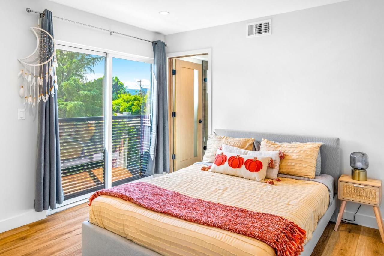Stylish Sherman Oaks Townhouse 3Bed + 3.5Bath All Master Suites ロサンゼルス エクステリア 写真