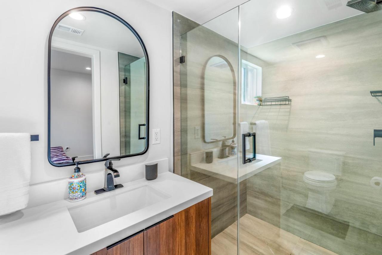 Stylish Sherman Oaks Townhouse 3Bed + 3.5Bath All Master Suites ロサンゼルス エクステリア 写真