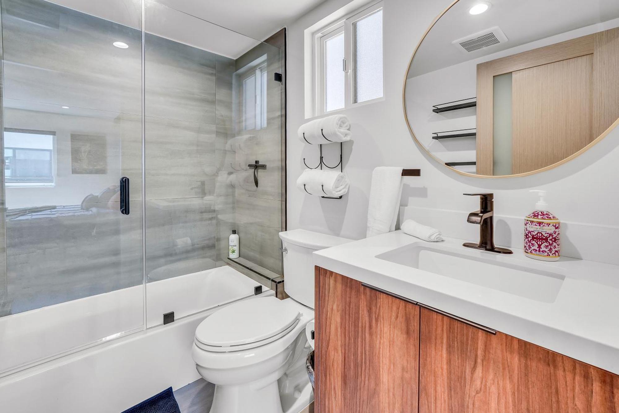 Stylish Sherman Oaks Townhouse 3Bed + 3.5Bath All Master Suites ロサンゼルス エクステリア 写真